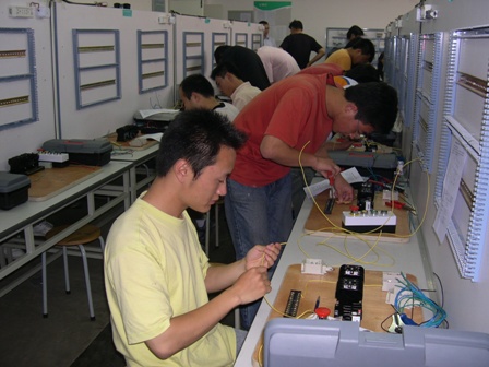 青岛市电子信息技术学校学生待遇好不好？